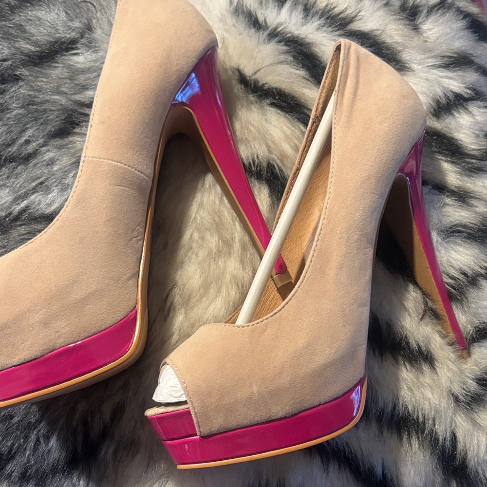 Elegant Aldo Beige and Pink Peep-Toe Heels